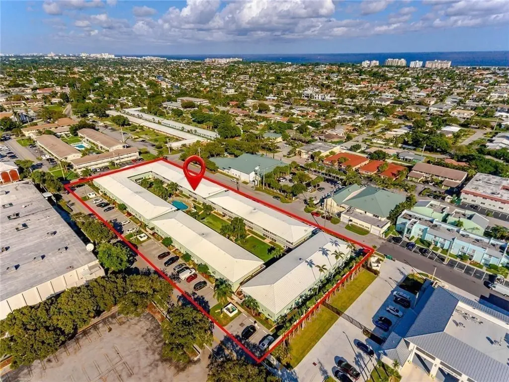 2100 NE 38th Street NE Lighthouse Point FL 33064
