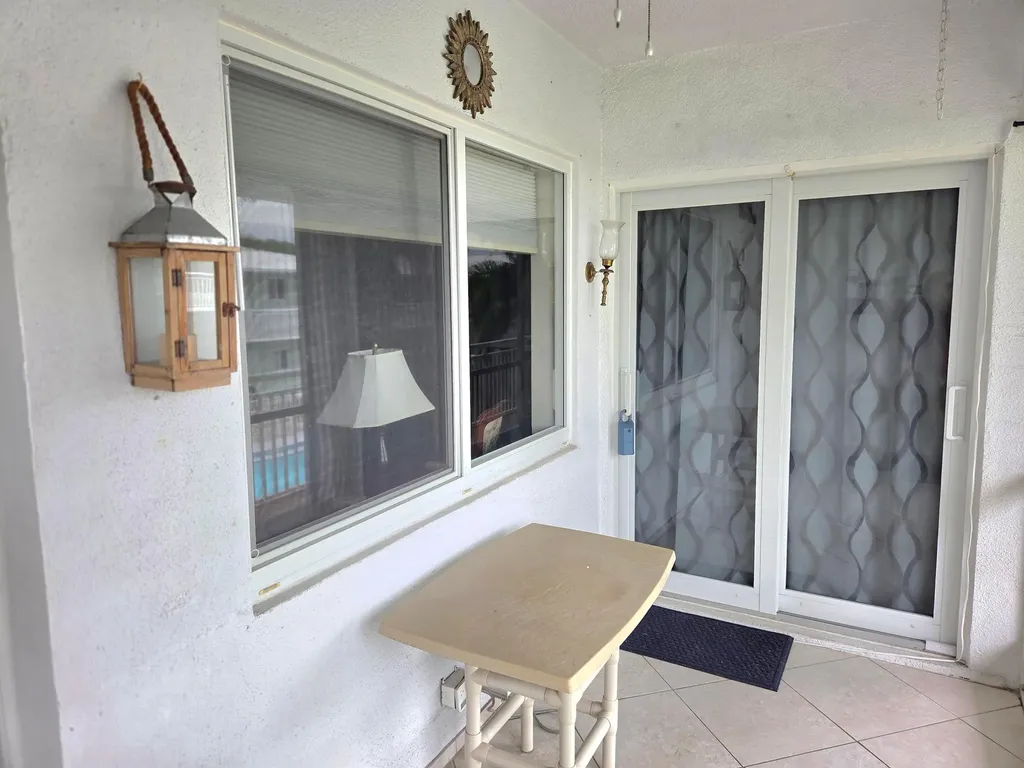 2100 NE 38th Street NE Lighthouse Point FL 33064