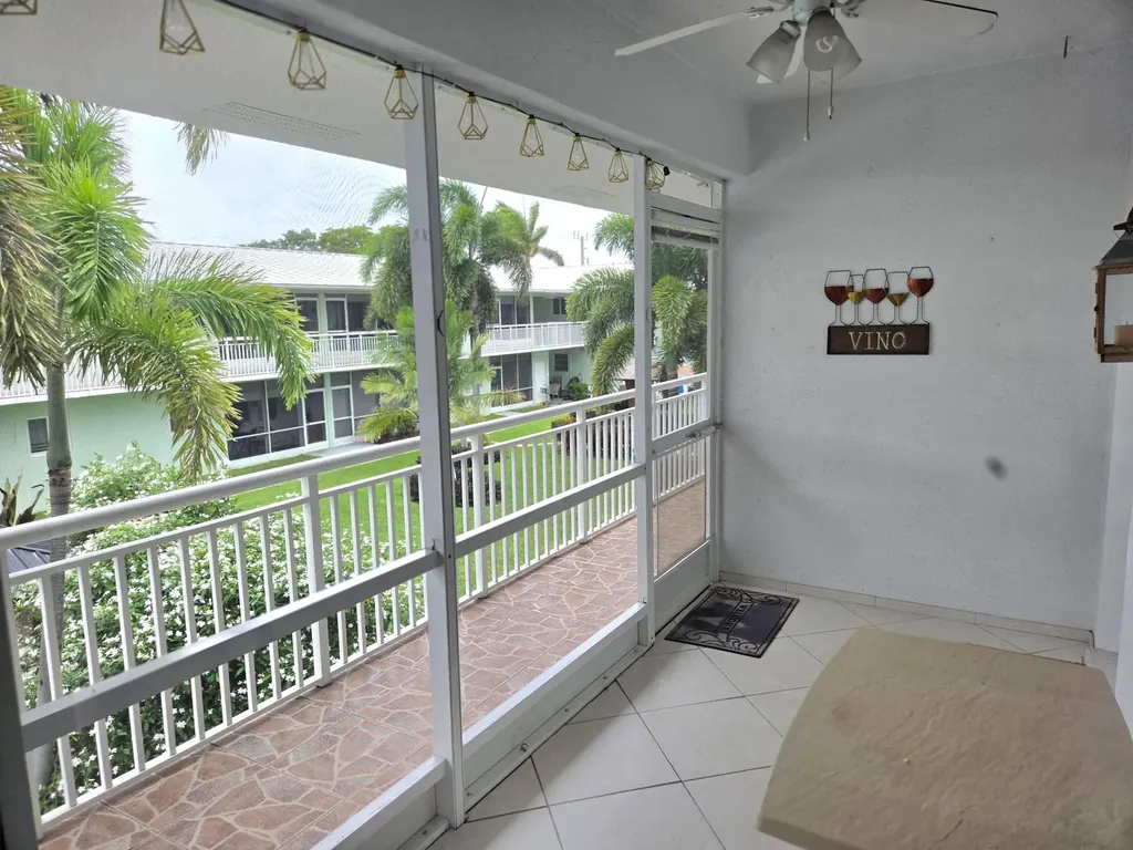 2100 NE 38th Street NE Lighthouse Point FL 33064