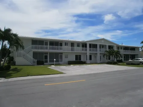 2100 NE 38th Street NE Lighthouse Point FL 33064
