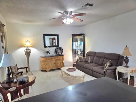 2100 NE 38th Street NE Lighthouse Point FL 33064