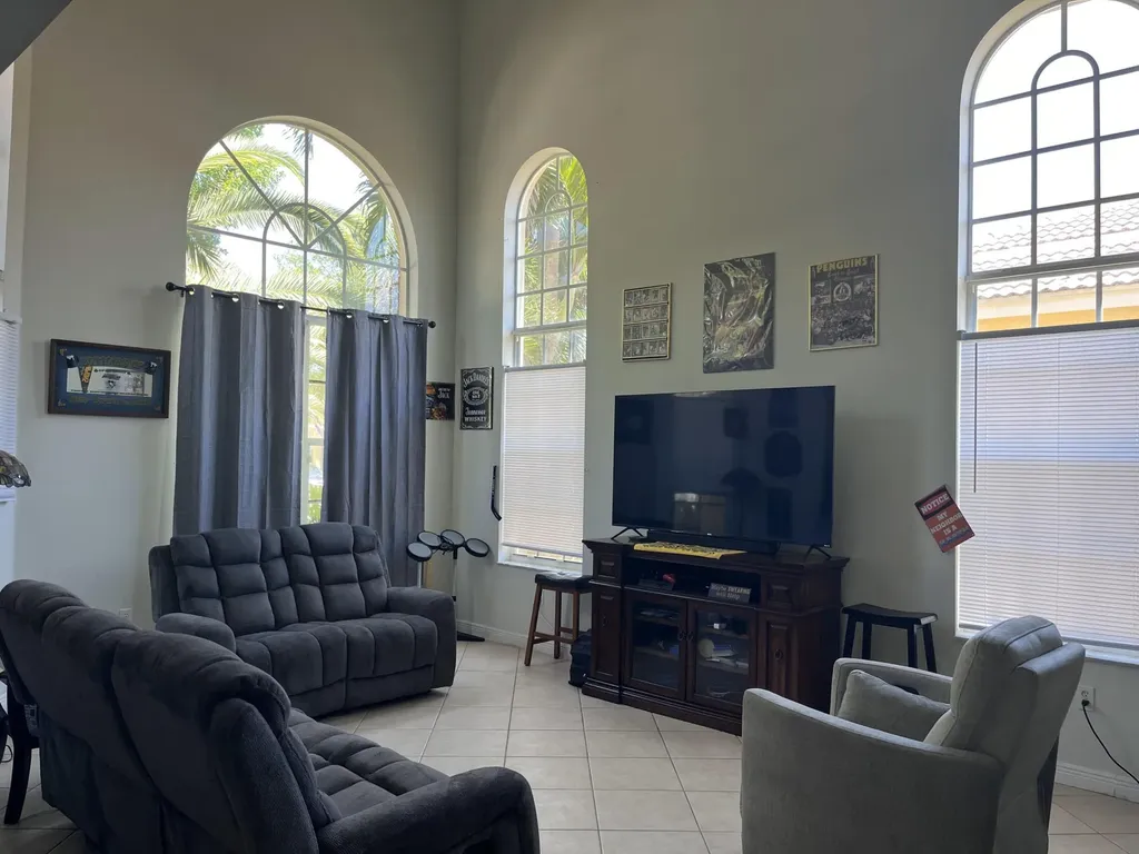 2064 Reston Circle Royal Palm Beach FL 33411