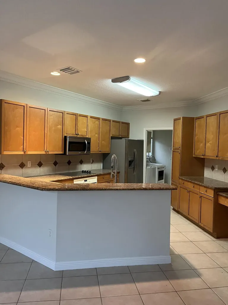 2064 Reston Circle Royal Palm Beach FL 33411