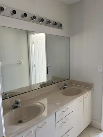2064 Reston Circle Royal Palm Beach FL 33411
