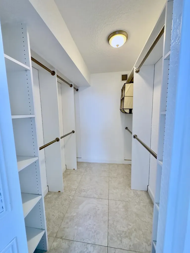 2016 S Federal Highway Boynton Beach FL 33435