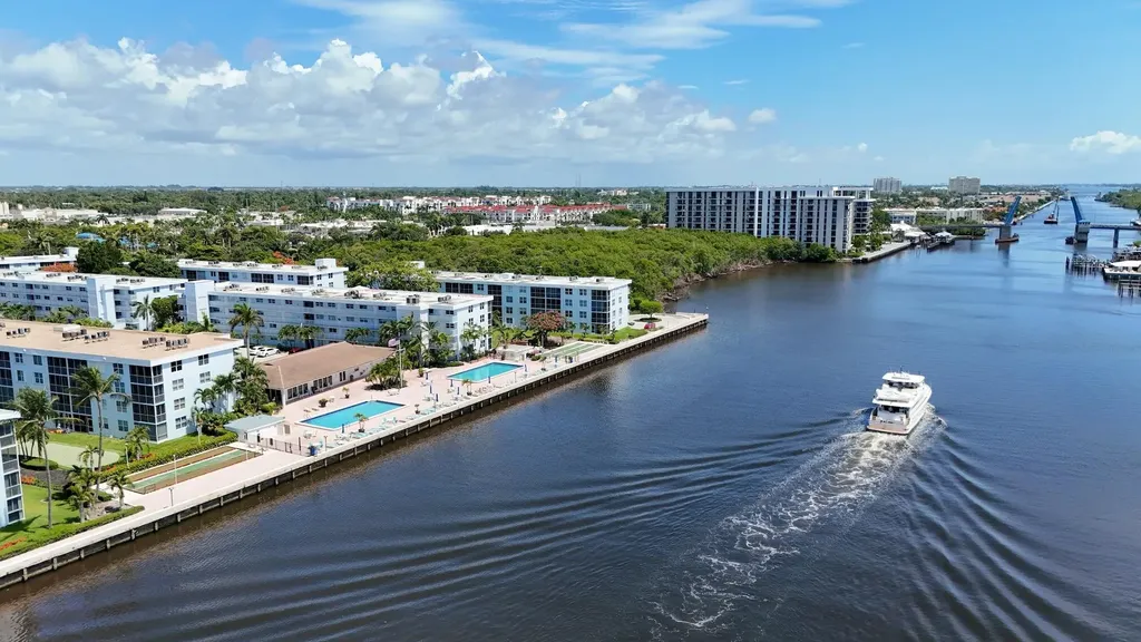 2016 S Federal Highway Boynton Beach FL 33435