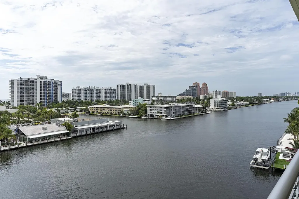 2900 NE 30th Street Fort Lauderdale FL 33306