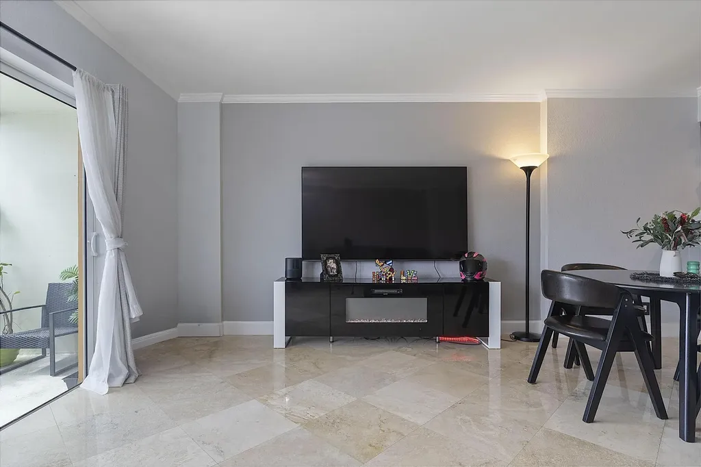 2900 NE 30th Street Fort Lauderdale FL 33306