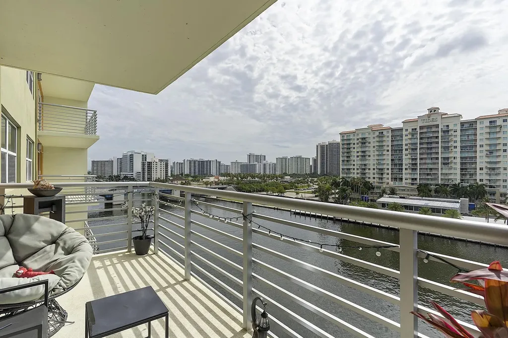 2900 NE 30th Street Fort Lauderdale FL 33306