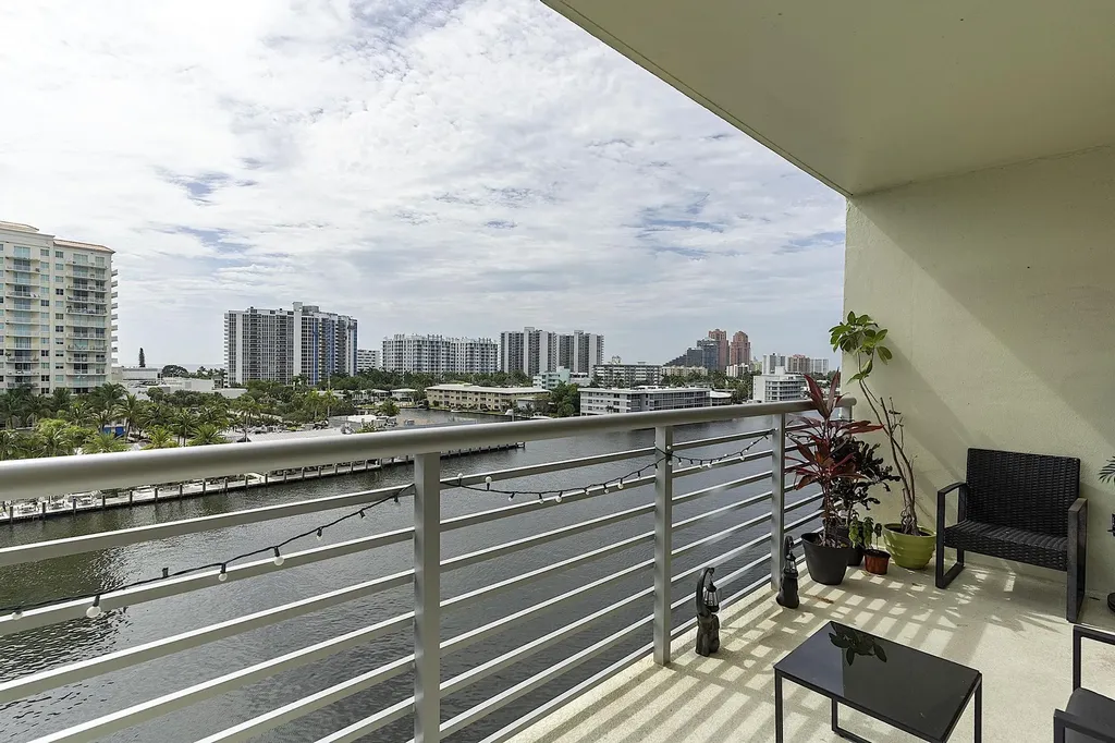 2900 NE 30th Street Fort Lauderdale FL 33306