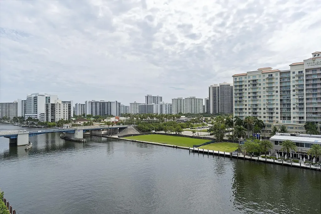2900 NE 30th Street Fort Lauderdale FL 33306