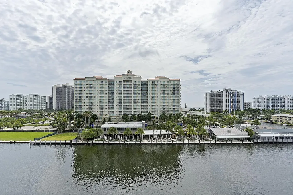 2900 NE 30th Street Fort Lauderdale FL 33306