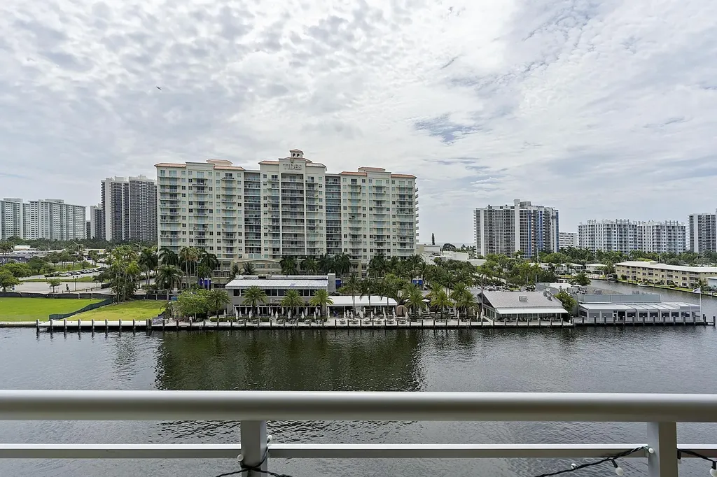2900 NE 30th Street Fort Lauderdale FL 33306