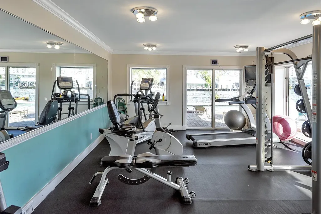 2900 NE 30th Street Fort Lauderdale FL 33306