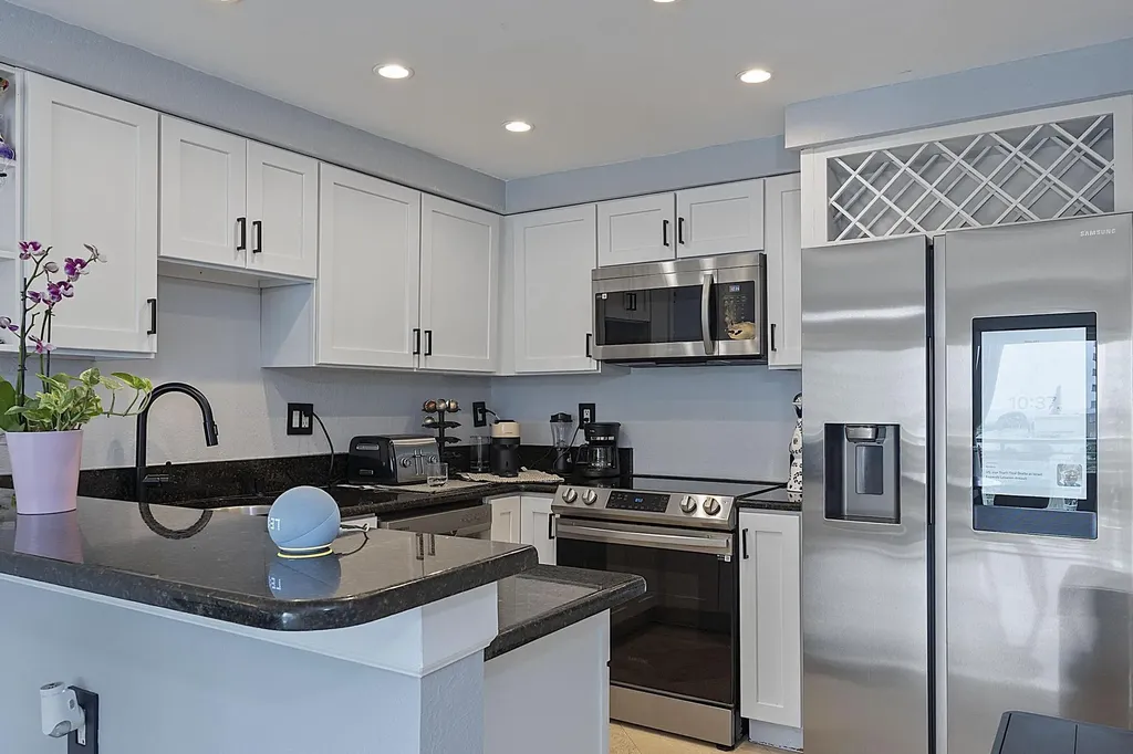 2900 NE 30th Street Fort Lauderdale FL 33306