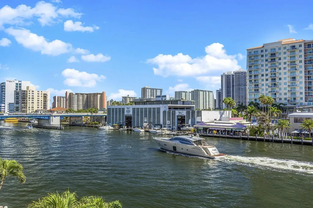 2900 NE 30th Street Fort Lauderdale FL 33306