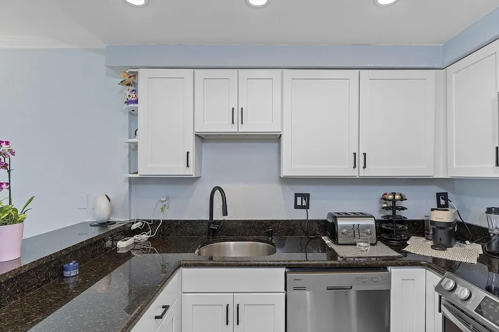 2900 NE 30th Street Fort Lauderdale FL 33306