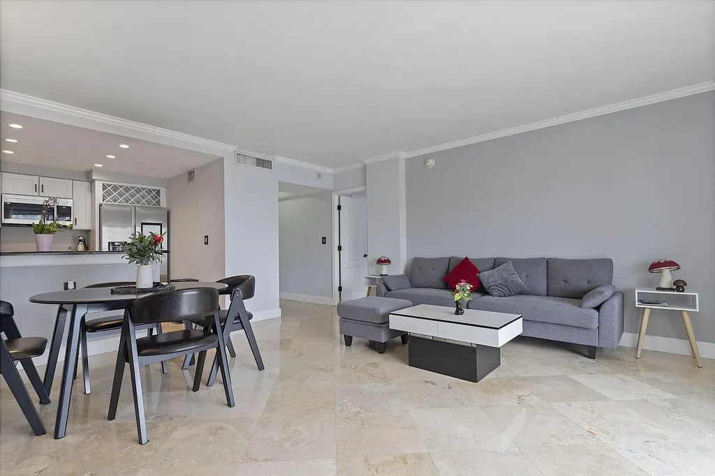2900 NE 30th Street Fort Lauderdale FL 33306