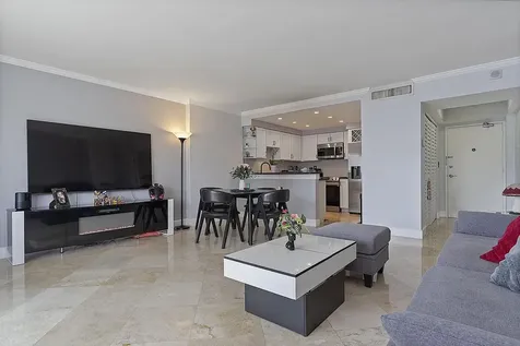 2900 NE 30th Street Fort Lauderdale FL 33306