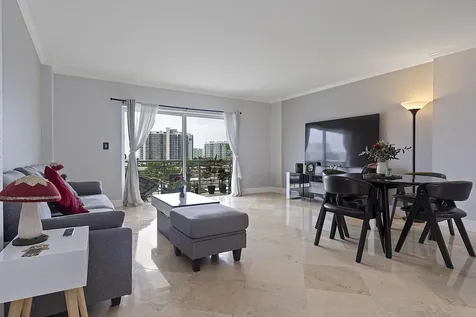 2900 NE 30th Street Fort Lauderdale FL 33306