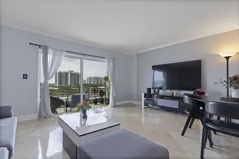 2900 NE 30th Street Fort Lauderdale FL 33306