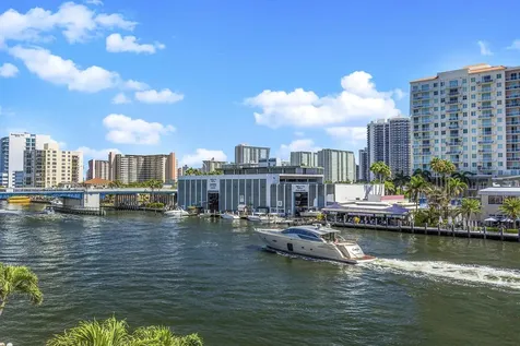 2900 NE 30th Street Fort Lauderdale FL 33306