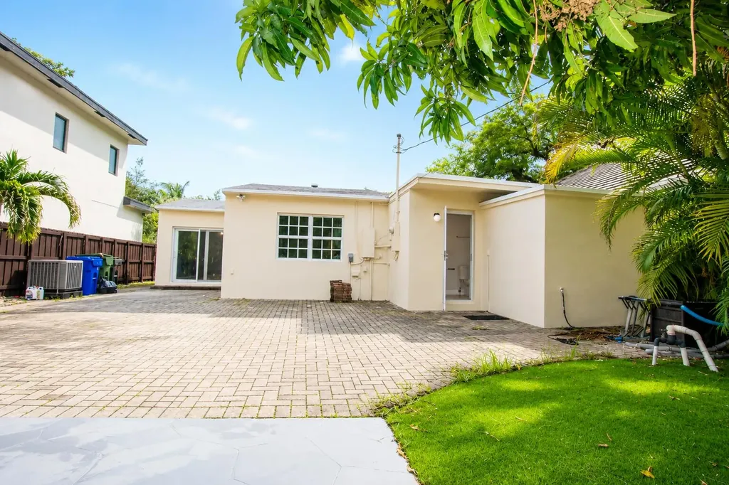 1512 SW 24th Street Fort Lauderdale FL 33315