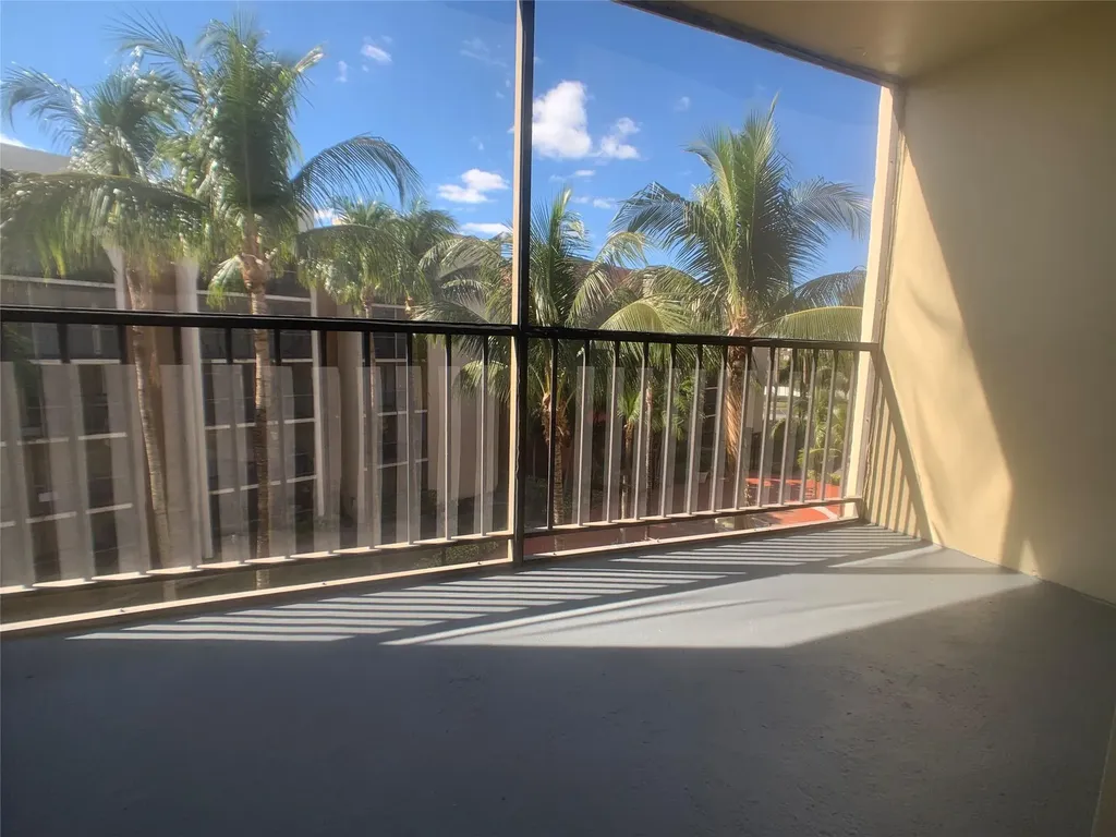 19455 NE 10 Avenue North Miami Beach FL 33179