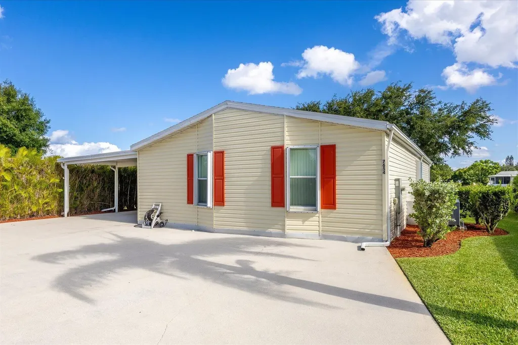 7654 Red Crossbill Court Port St Lucie FL 34952