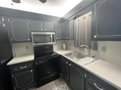 1551 N 12th Court Hollywood FL 33019