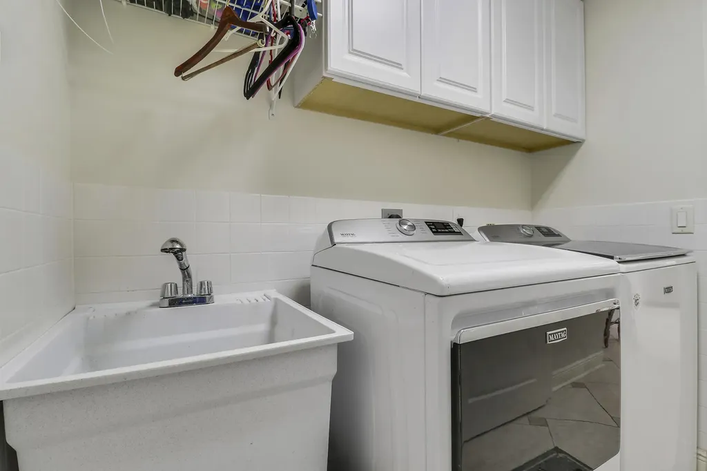 654 NE Little Kayak Point Port St Lucie FL 34983