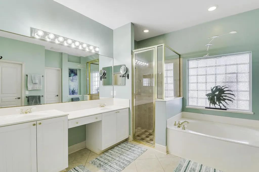 654 NE Little Kayak Point Port St Lucie FL 34983