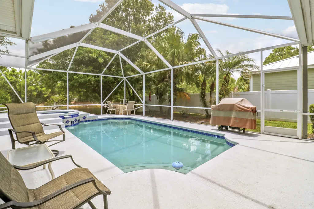 654 NE Little Kayak Point Port St Lucie FL 34983