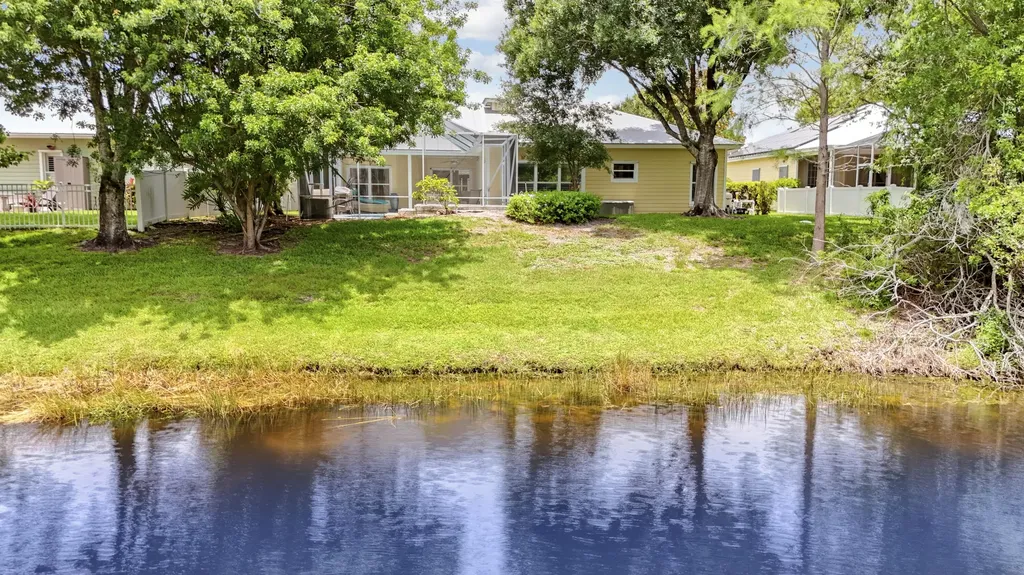 654 NE Little Kayak Point Port St Lucie FL 34983