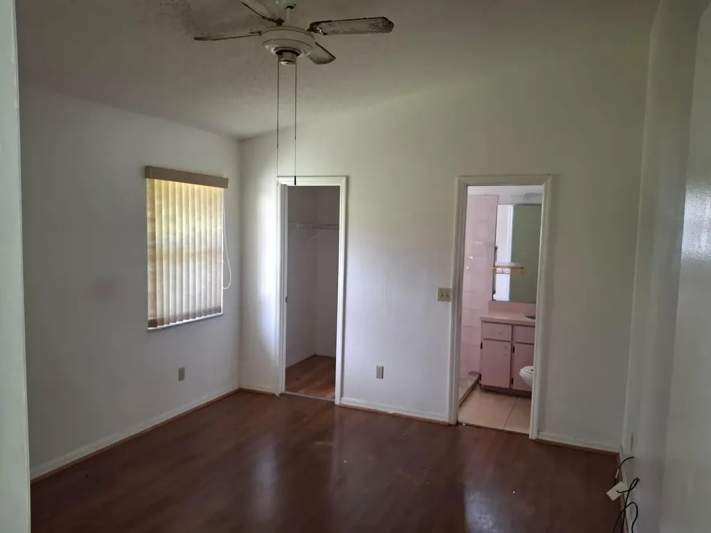 374 SW De Gouvea Terrace Port St Lucie FL 34984