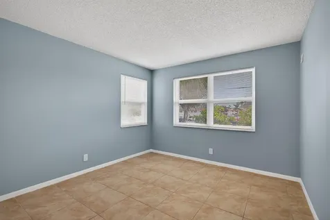 95 NE 41st Street Oakland Park FL 33334