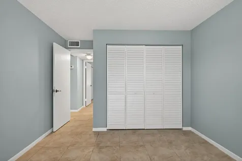 95 NE 41st Street Oakland Park FL 33334