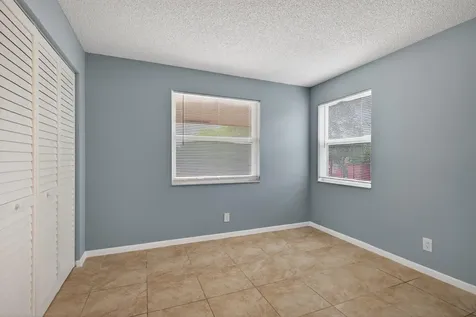 95 NE 41st Street Oakland Park FL 33334