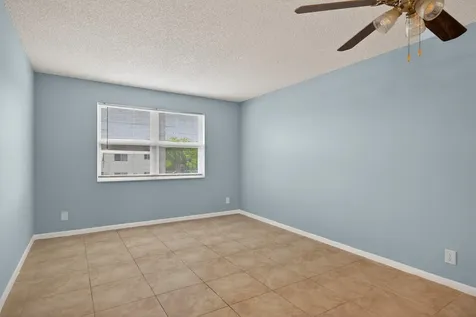95 NE 41st Street Oakland Park FL 33334