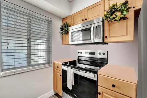 173 Riviera Circle Weston FL 33326