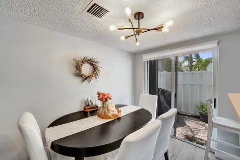173 Riviera Circle Weston FL 33326