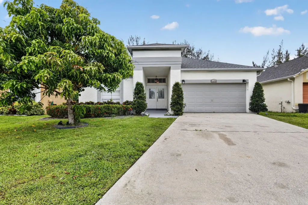 5291 Fox Trace West Palm Beach FL 33417