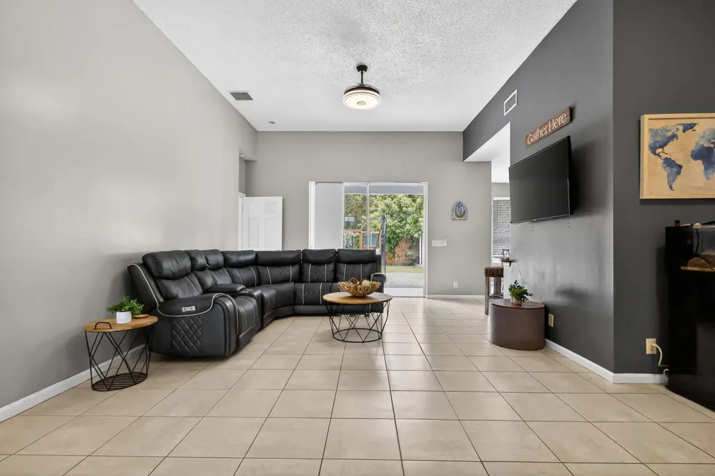 5291 Fox Trace West Palm Beach FL 33417