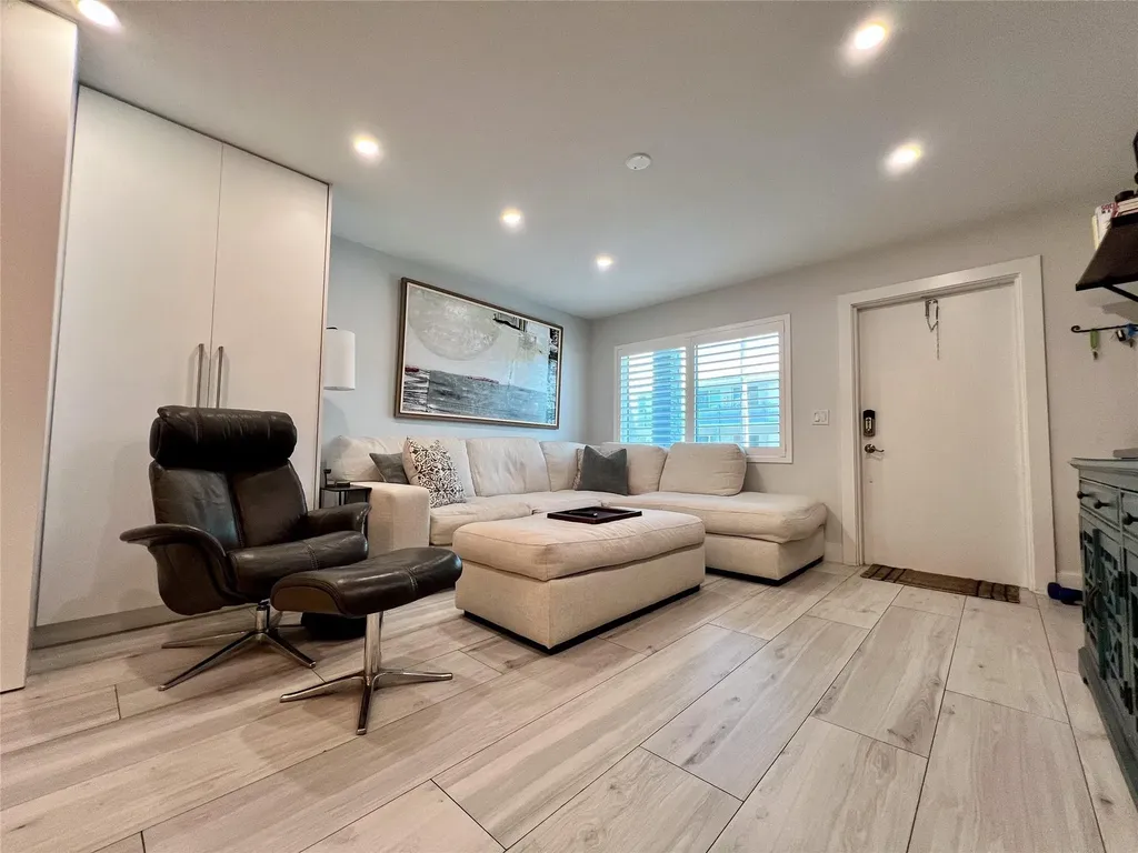 2115 NE 37th Drive Fort Lauderdale FL 33308