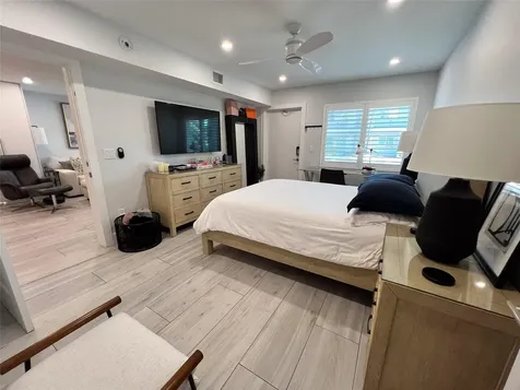 2115 NE 37th Drive Fort Lauderdale FL 33308