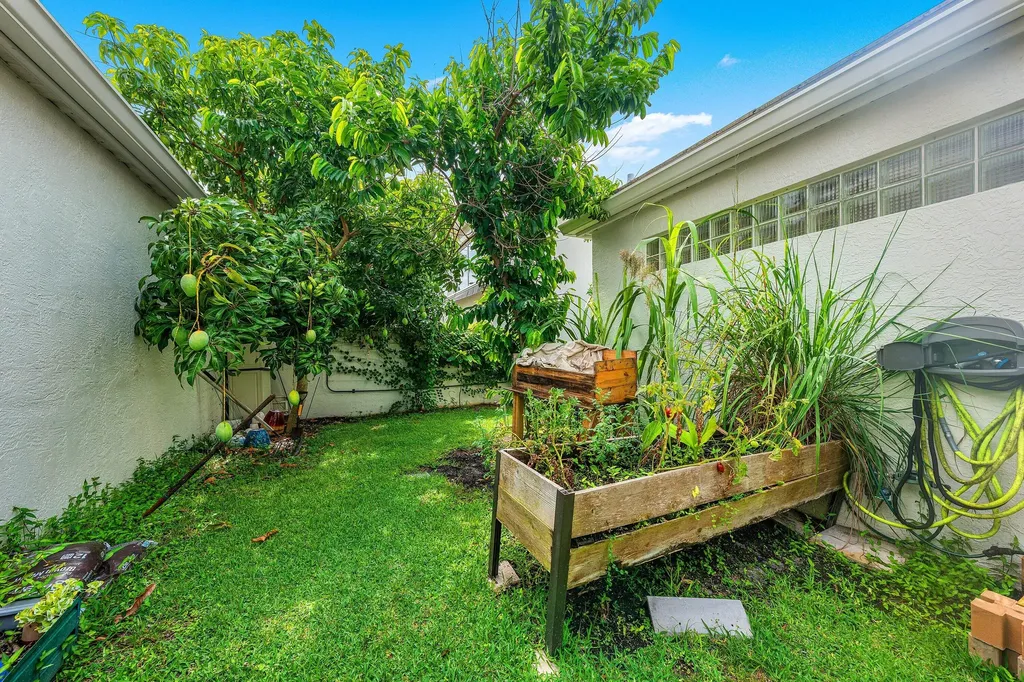 3507 NW Clubside Circle Boca Raton FL 33496