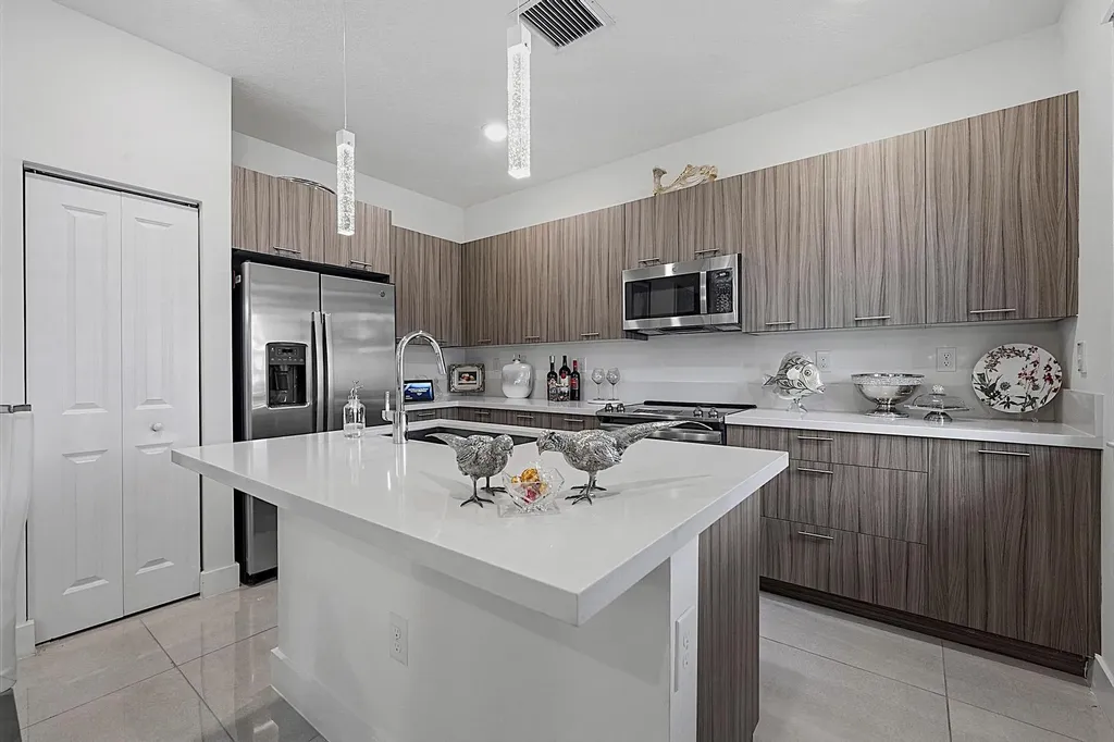 8321 Central Park Boulevard Doral FL 33166