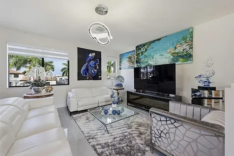 8321 Central Park Boulevard Doral FL 33166