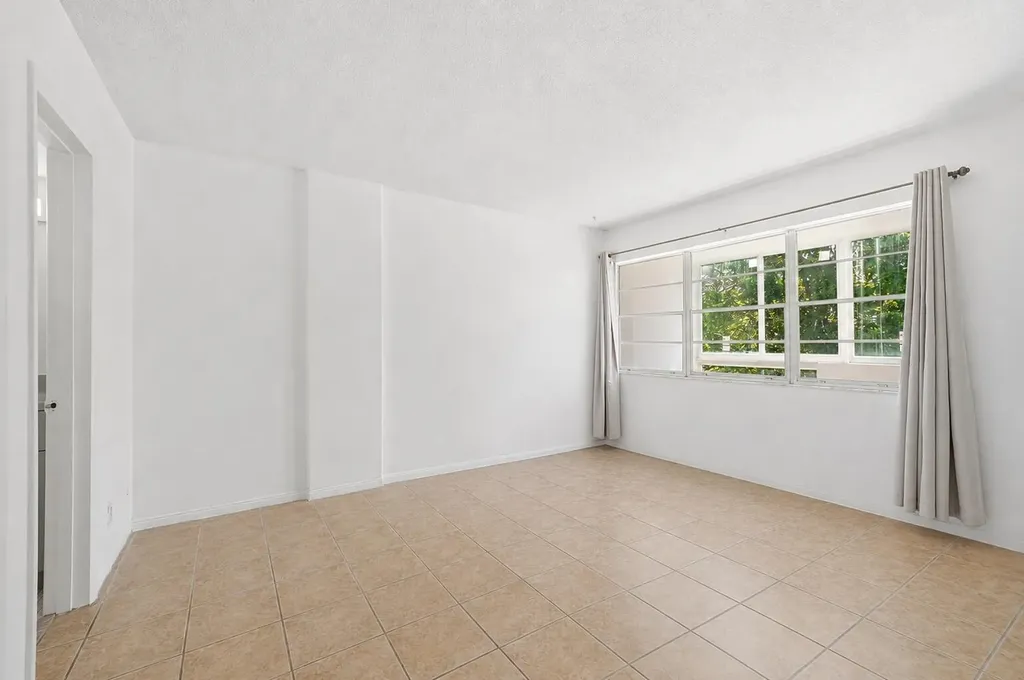 1333 E Hallandale Beach Boulevard Hallandale Beach FL 33009