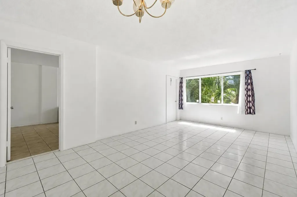 1333 E Hallandale Beach Boulevard Hallandale Beach FL 33009